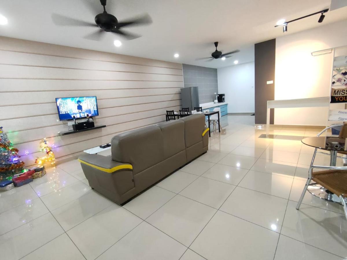 Setia Home Sitiawan Ktv 12+4 Pax Екстер'єр фото